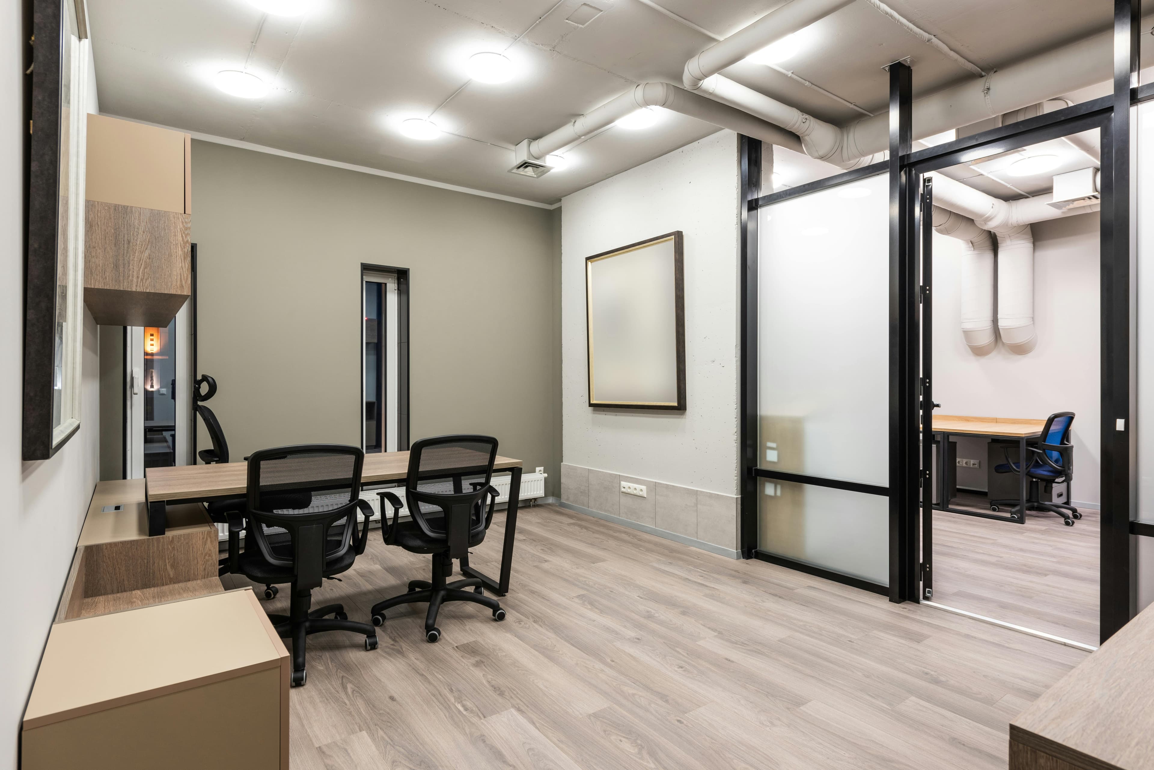 Commercial office interior design by Lunor Studio